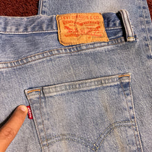 Load image into Gallery viewer, LEVI JEANS 501 - 33X30