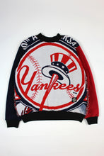 Load image into Gallery viewer, NEW YORK YANKEES SWEATSHIRT