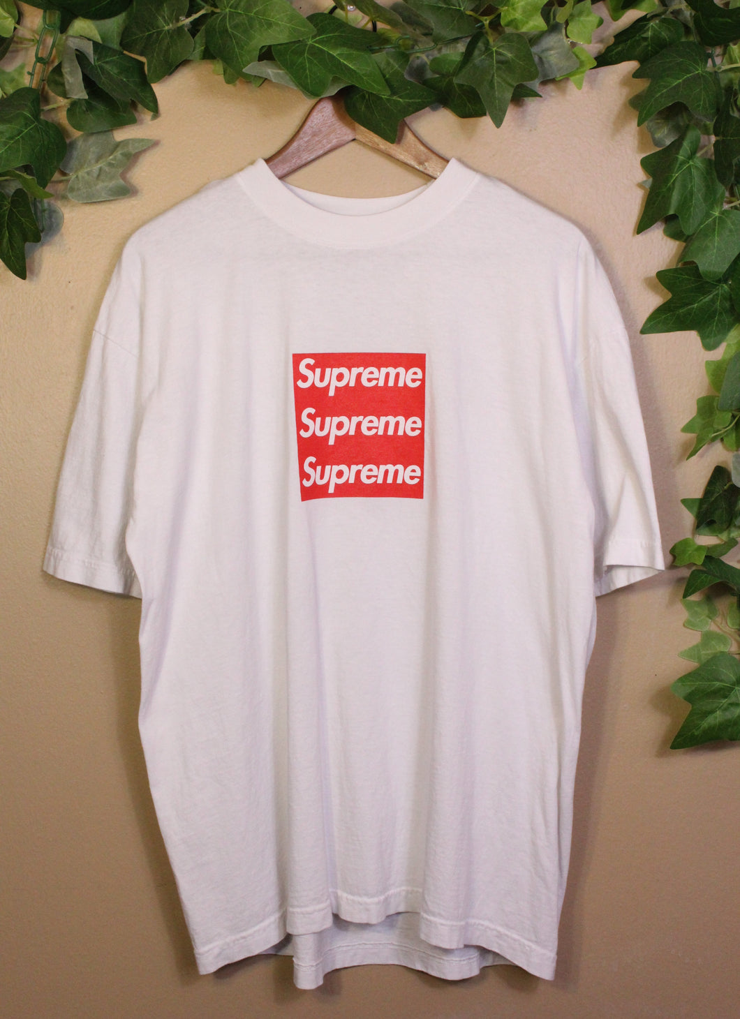 ASSPIZZA BOX LOGO TEE